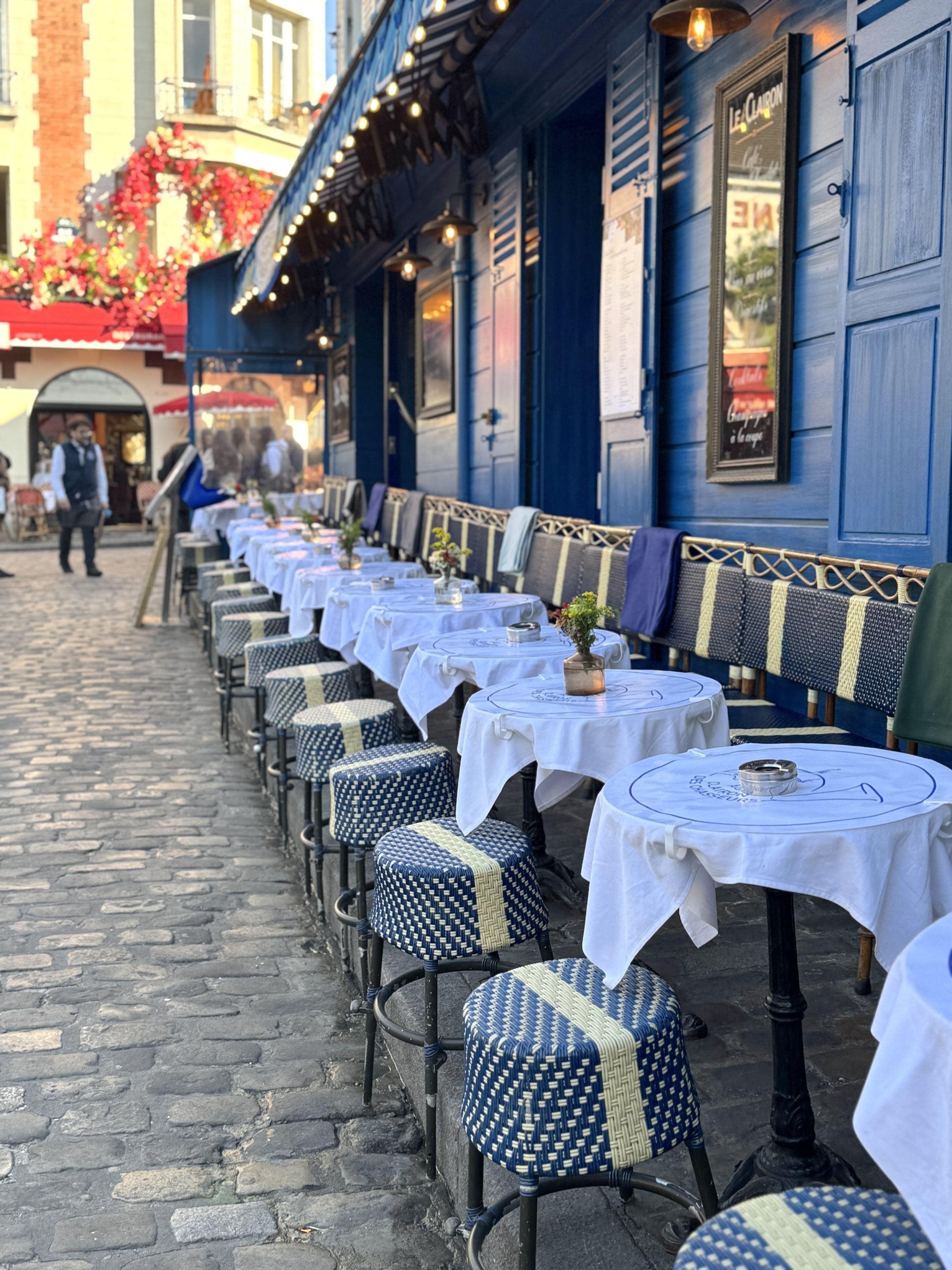 Bluecafeparismontmartresacrecouer
