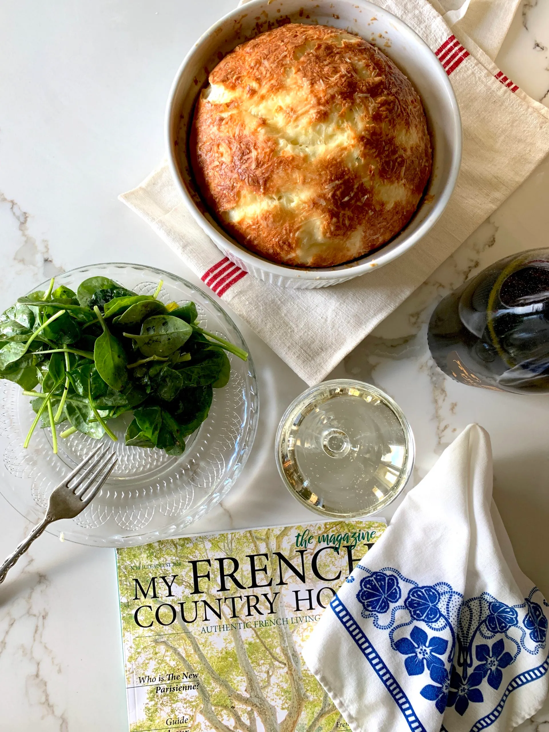 Soufflé au Fromage avec Herbes (Cheese Soufflé), Simple & Classic